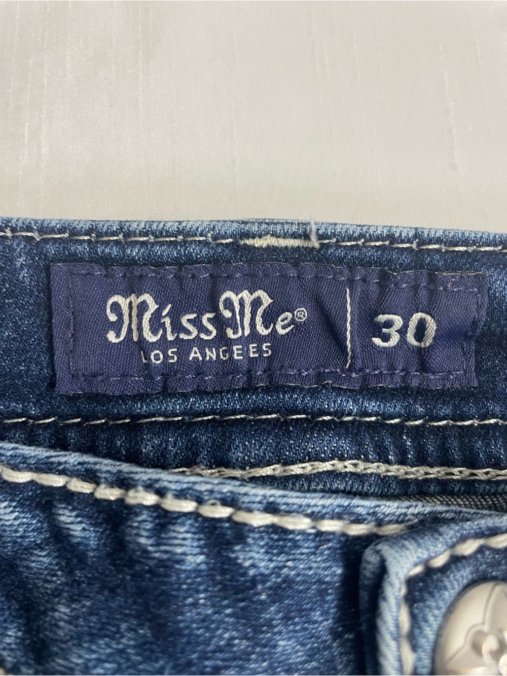 Miss Me Women’s Light Blue Mid-Rise Tailored Boot Jeans Size 30 - Picture 5 of 16